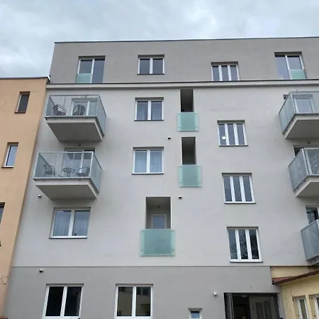 Perla Hradce * Hradec Kralove